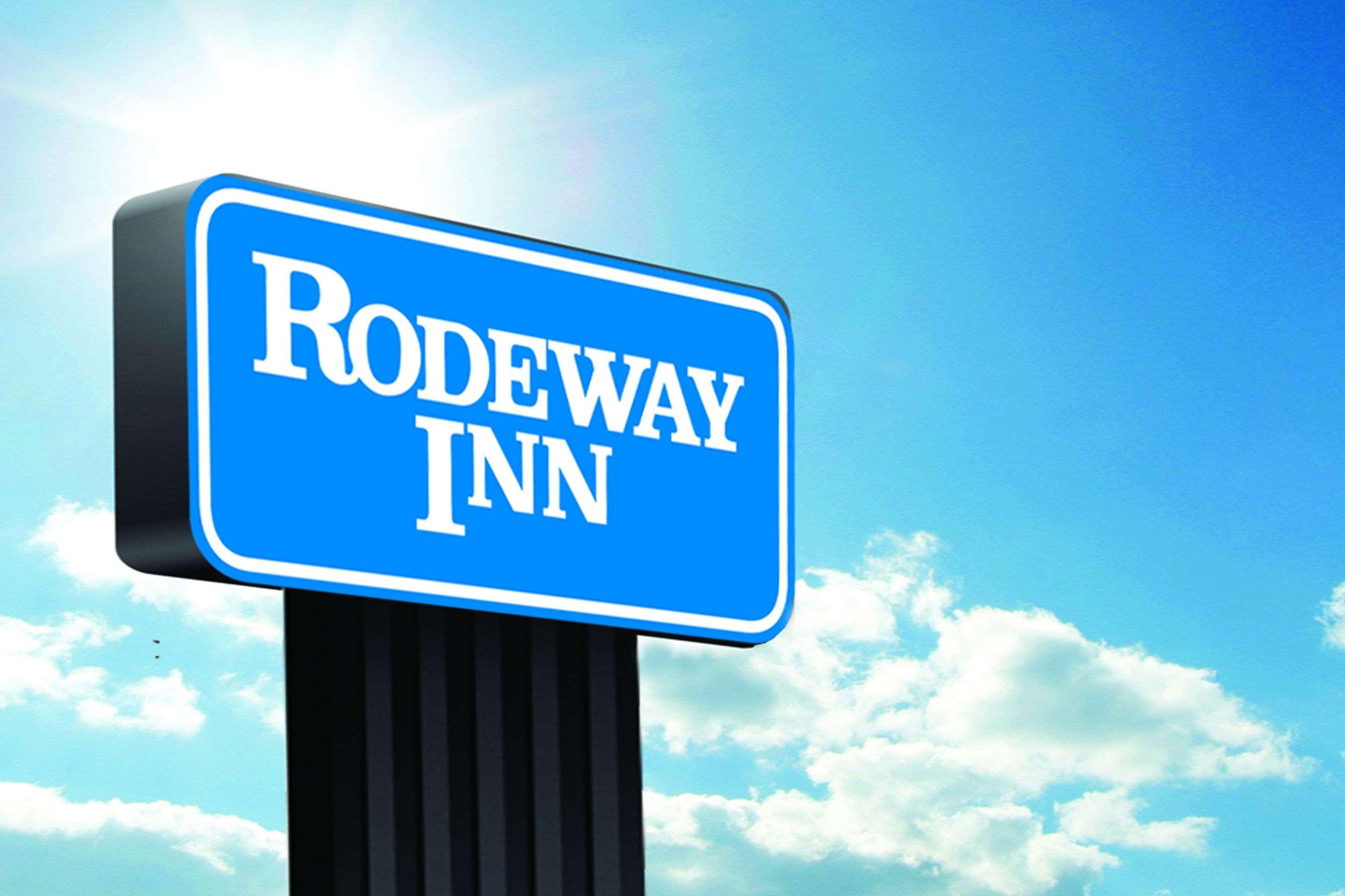 Rodeway Inn Pittsfield Exterior photo