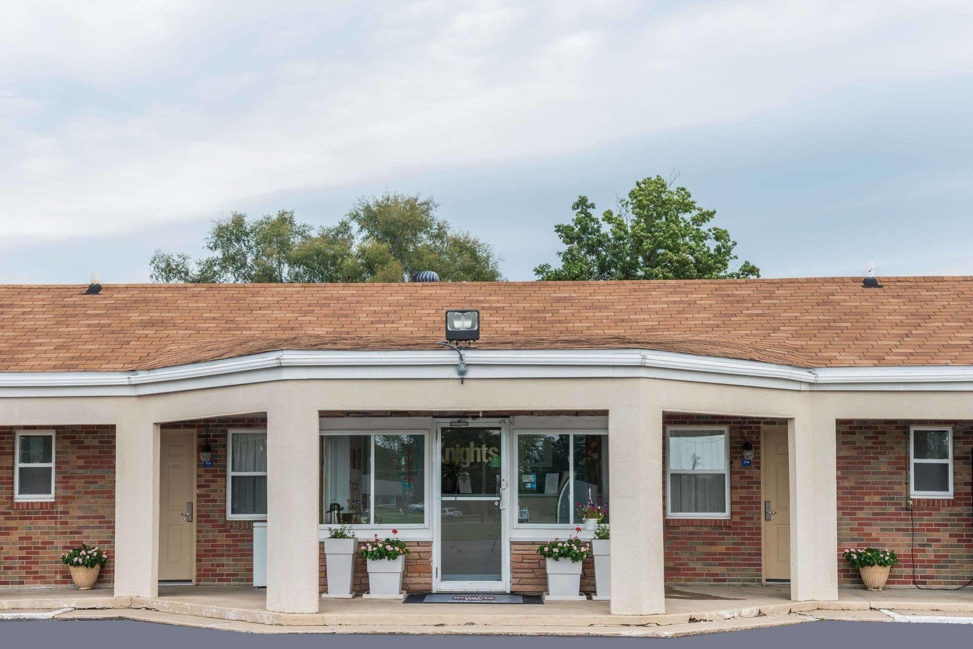 Rodeway Inn Pittsfield Exterior photo